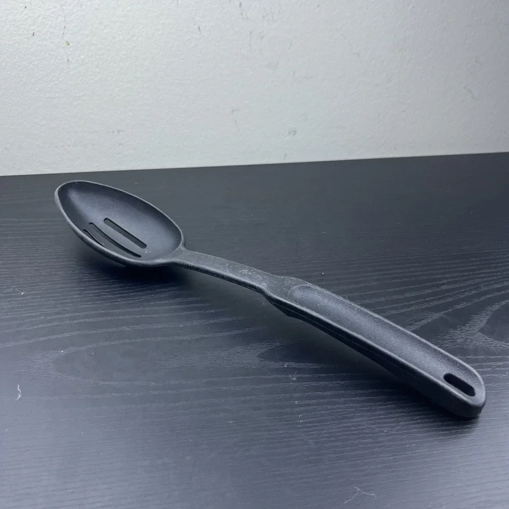 Pampered Chef #2336 Black Nylon Slotted Spoon – 13